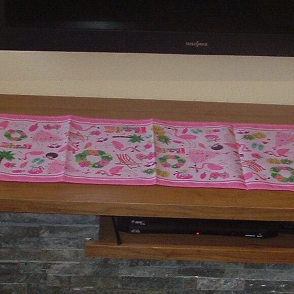 Pink Flamingo Table Runner MCM Christmas Palm Trees  LONG 70" x 13" MINT! - Picture 2 of 6